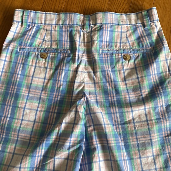 Girl’s plaid vineyard vines Bermuda shorts - Picture 4 of 4